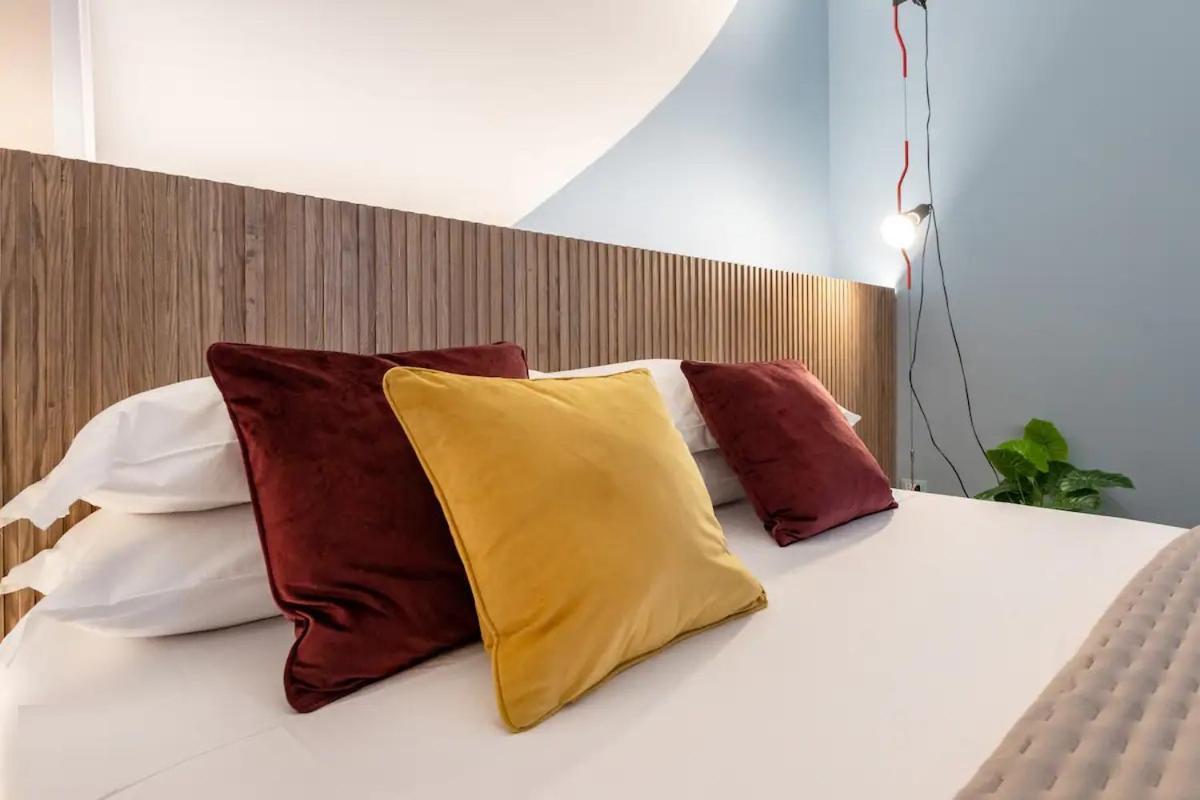Siciliaholic Modern House Apartment คาตาเนีย ภายนอก รูปภาพ