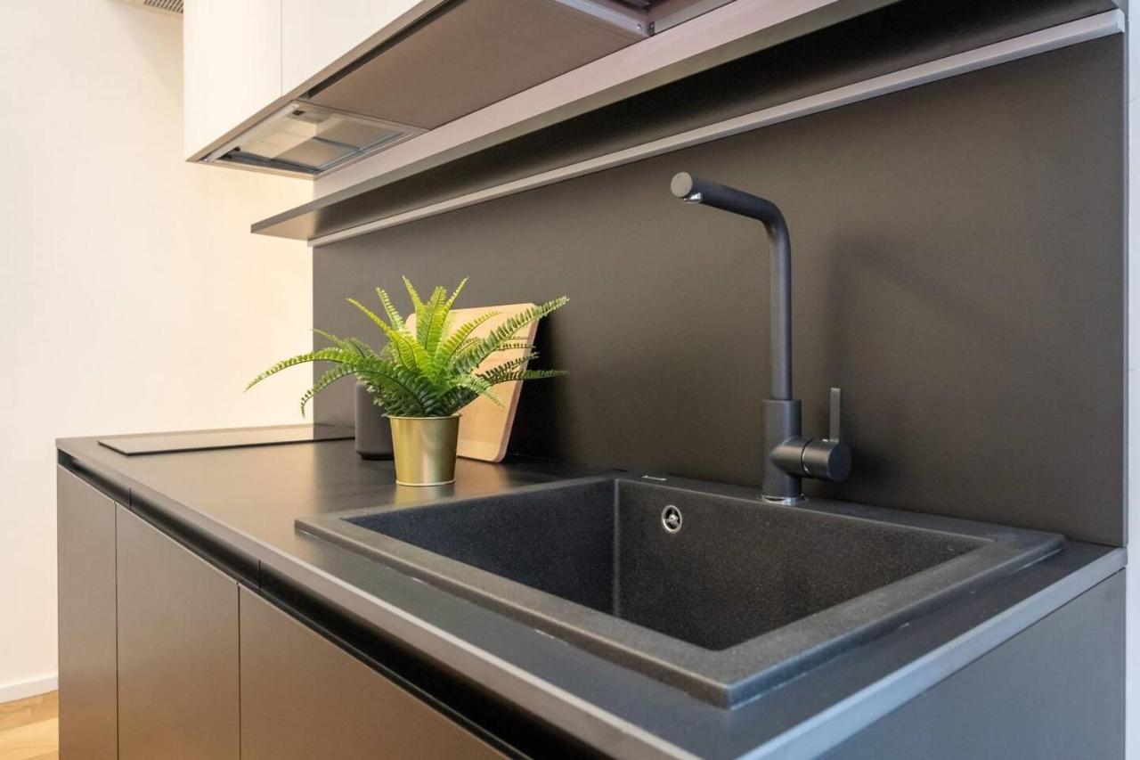 Siciliaholic Modern House Apartment คาตาเนีย ภายนอก รูปภาพ